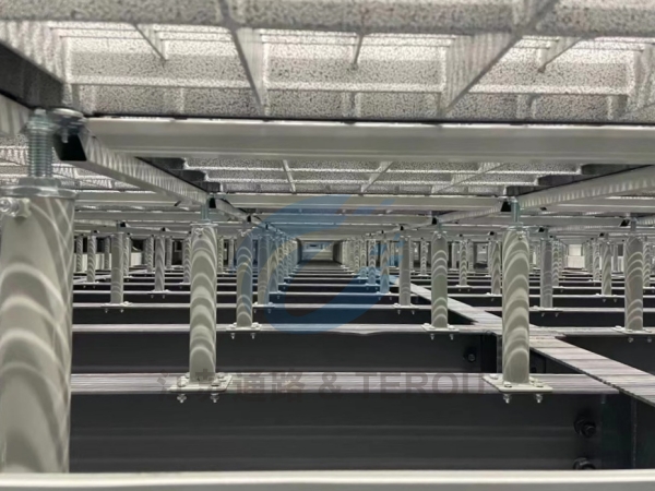 Aluminum panels under structure on H Beams