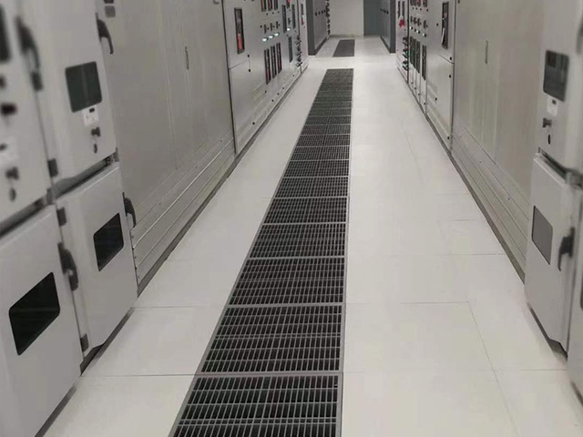 1300000996